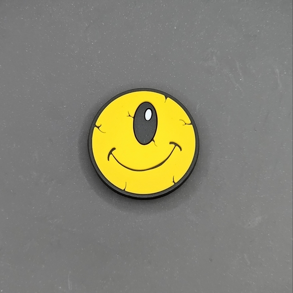 (5/$15) One Eye Smiley Face Croc Charm - Picture 1 of 2